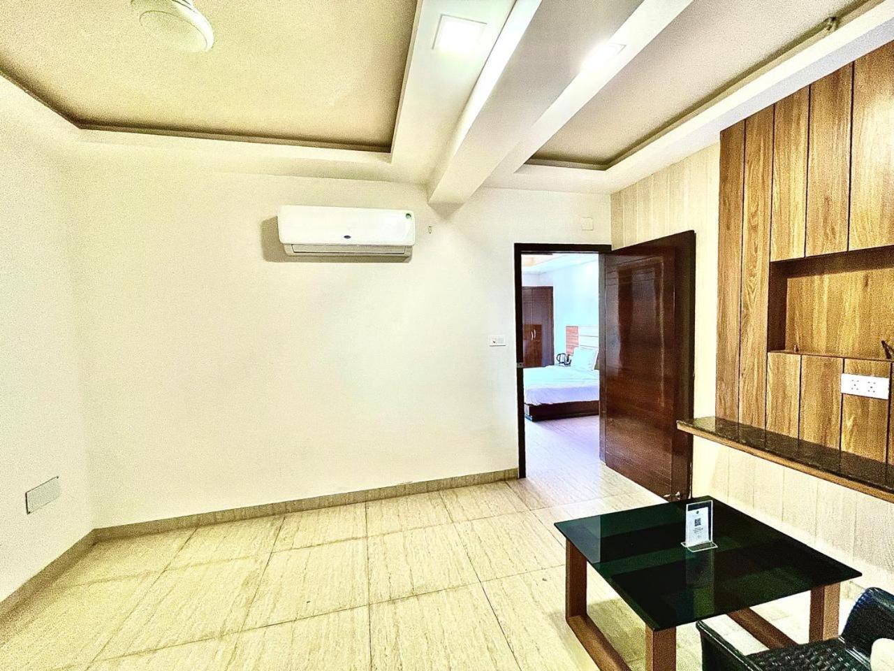 Gr Palace, In Front Of Sea-Beach With Breakfast, Swimming-Pool, Fully Air-Conditioned, Hotel With Parking Availability Puri Εξωτερικό φωτογραφία
